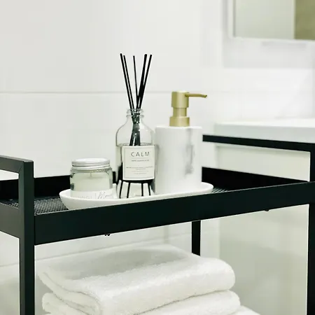 Cozy Studio, Easy Access To And Near Shopping Center 公寓 *