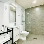 Cozy Studio, Easy Access To And Near Shopping Center Apartment